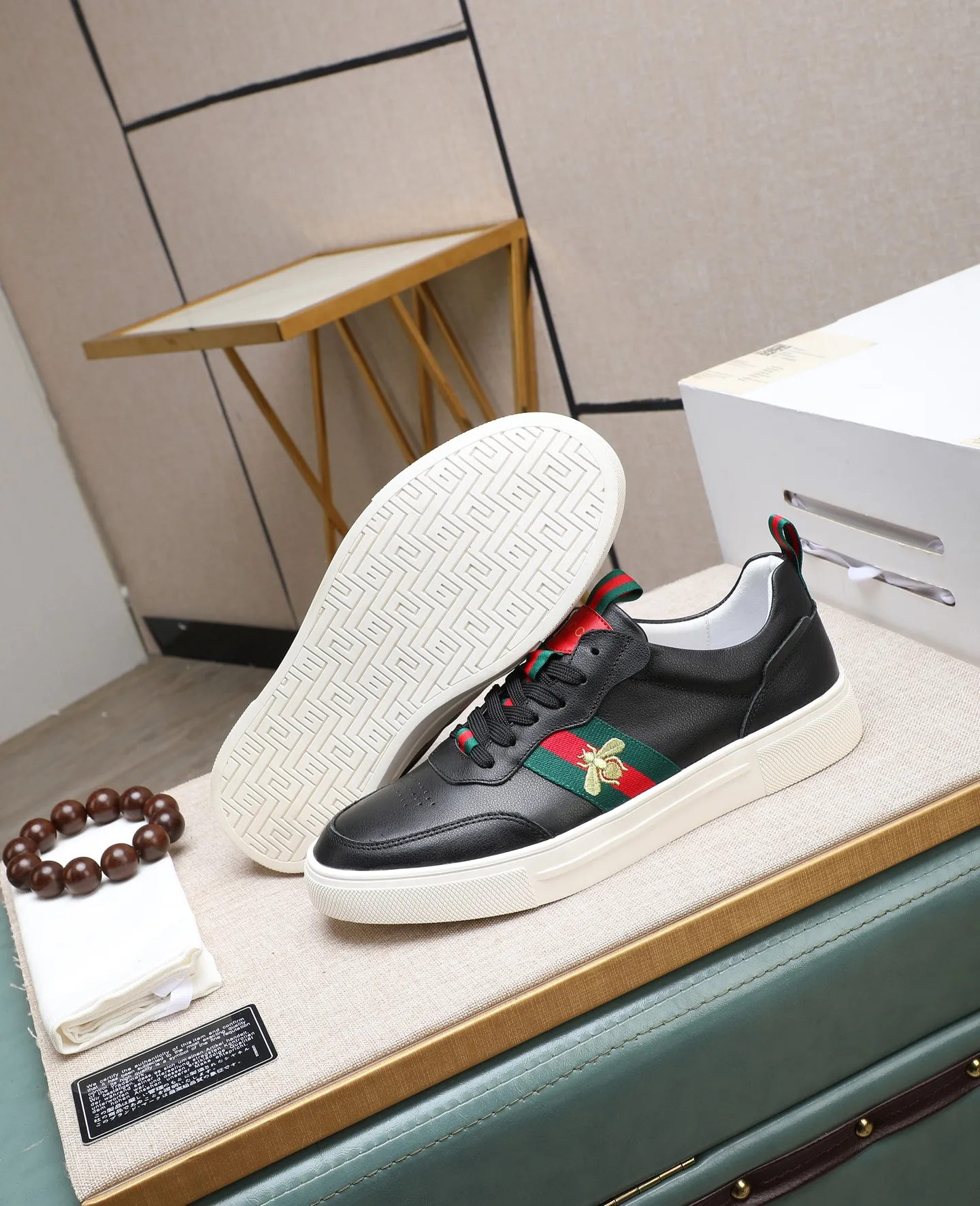 Men's shoes 💰460 GUCCI🔍🔍The latest models are on sale at the same time at the counter. Original calfskin imported from Italy, genuine leather lining, (high-end, extravagant, and classy) with exquisite workmanship. Soles: Original soles specially provided by the original factory. ⚠Exclusive double-layer movable molded soles are super comfortable⚠. Photos of the real thing🎬The real thing is even better🔍🔍"High quality·Follow the order" Code number 38-44